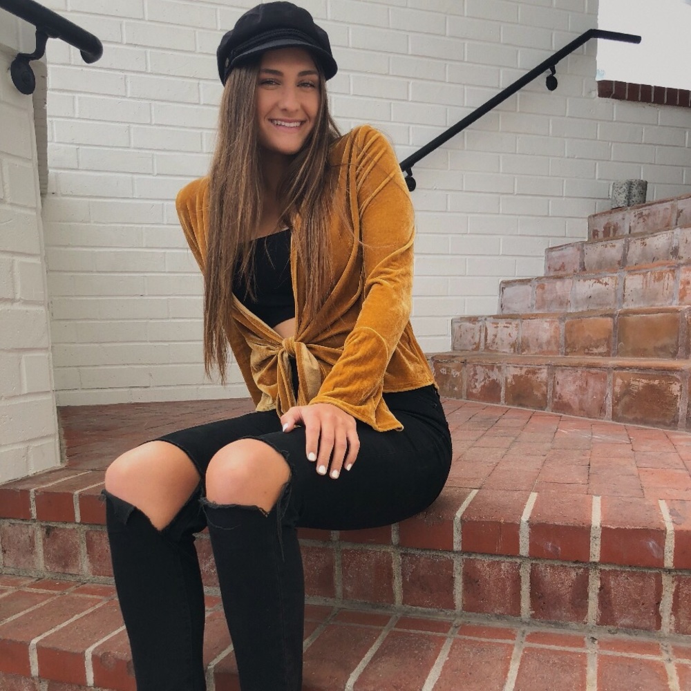 Meet your Posher, Courtney
